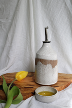 Load image into Gallery viewer, Reverse Rain Oil Cruet
