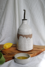 Load image into Gallery viewer, Reverse Rain  Oil Cruet
